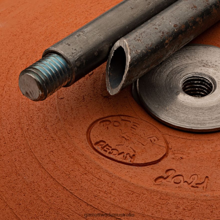 Garrett Wade Terracotta Birdbath On Metal Pole Garden 46JHVR184