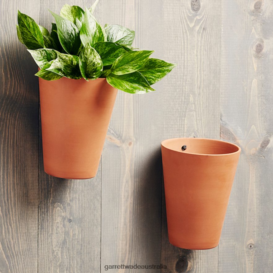 Garrett Wade Flat-Bottomed Terracotta Wall Pot Garden 46JHVR261