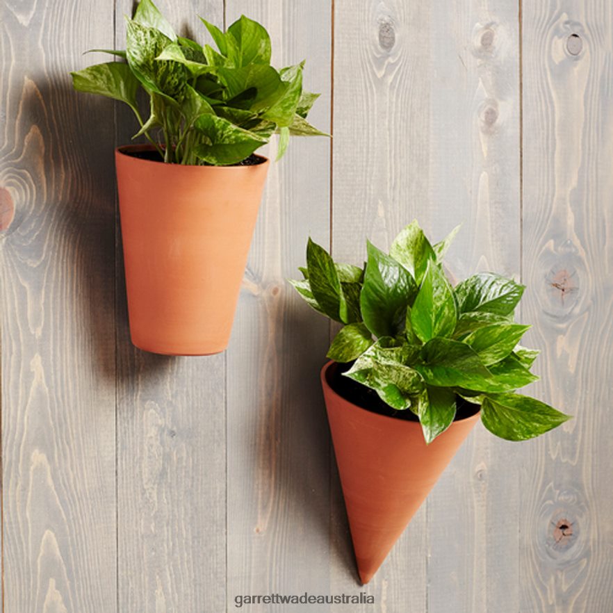 Garrett Wade Flat-Bottomed Terracotta Wall Pot Garden 46JHVR261