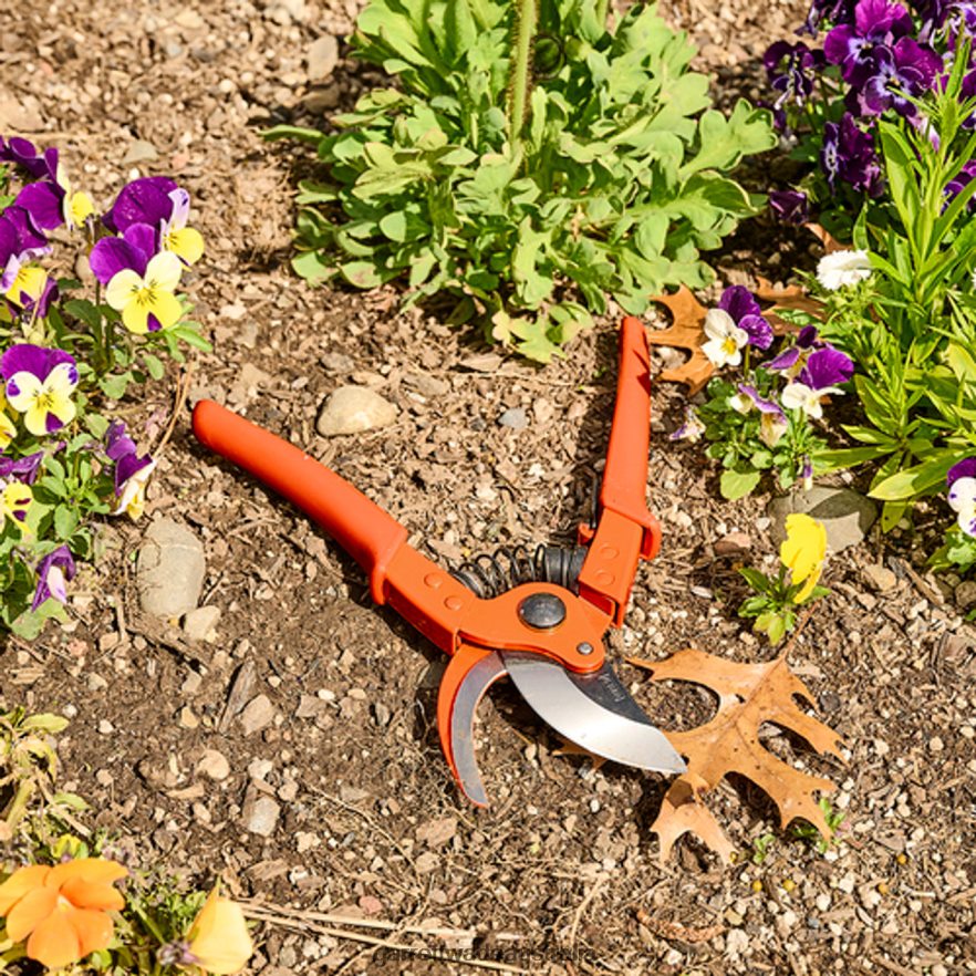 Garrett Wade Classic Old-World Pruners from Spain Garden 46JHVR55