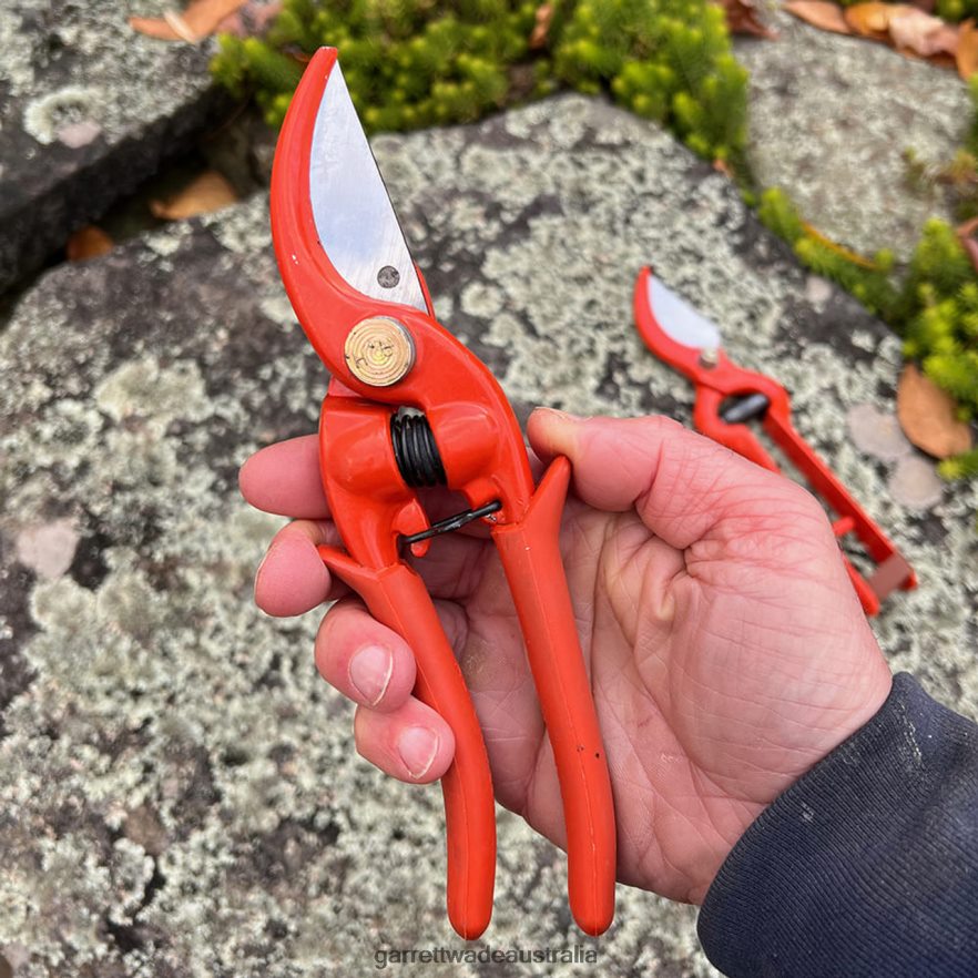 Garrett Wade Classic Old-World Pruners from Spain Garden 46JHVR55