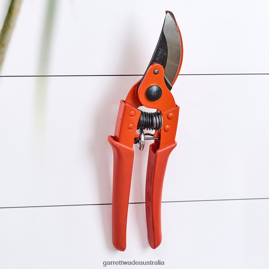 Garrett Wade Classic Old-World Pruners from Spain Garden 46JHVR55