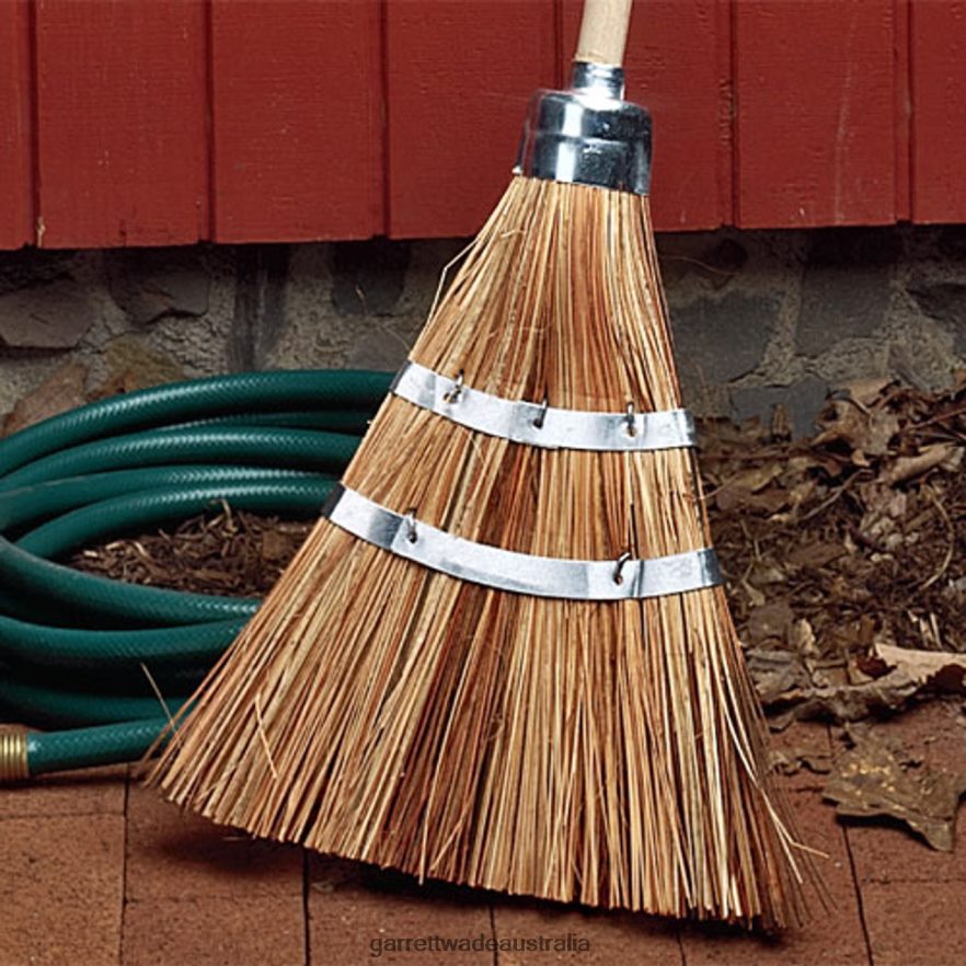 Garrett Wade Two Long-Lasting Garden Brooms Garden 46JHVR268