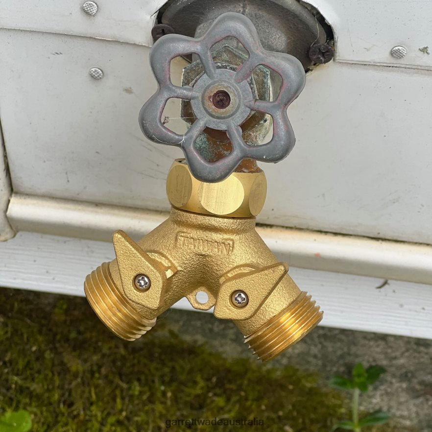 Garrett Wade 2-Way Faucet Manifold Garden 46JHVR231