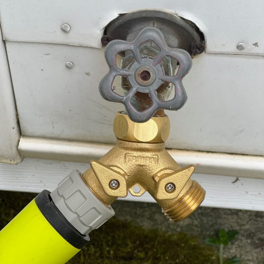 Garrett Wade 2-Way Faucet Manifold Garden 46JHVR231