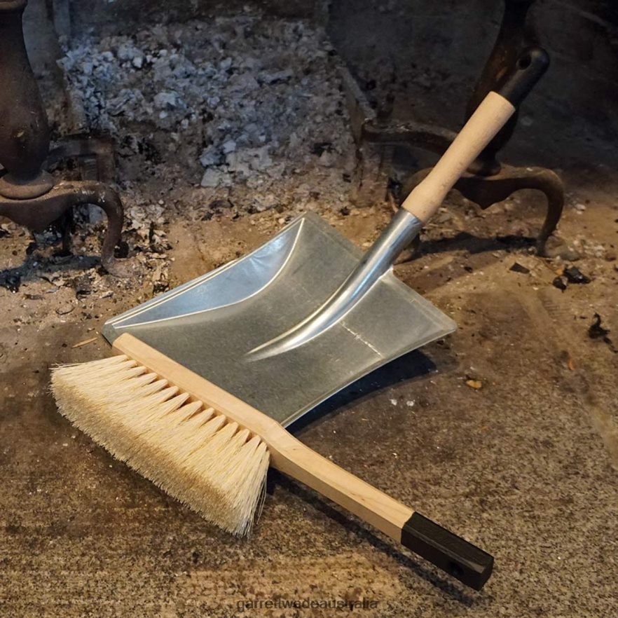 Garrett Wade Fireplace Ash Scoop with Hand Broom Workshop 46JHVR503