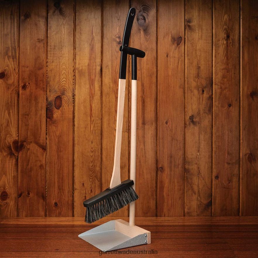 Garrett Wade Stand-Up Dustpan and Broom Workshop 46JHVR496